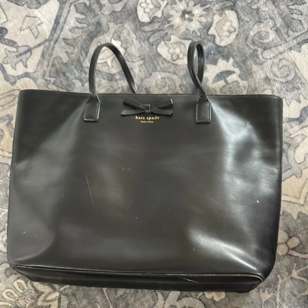 Kate Spade Black Tote Bag with Sleek Design